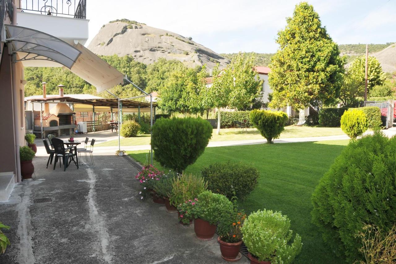 The Other Side Of Meteora With Lush Garden, Bbq & Pavillion 칼람파카 외부 사진