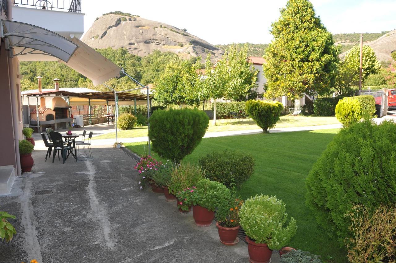 The Other Side Of Meteora With Lush Garden, Bbq & Pavillion 칼람파카 외부 사진